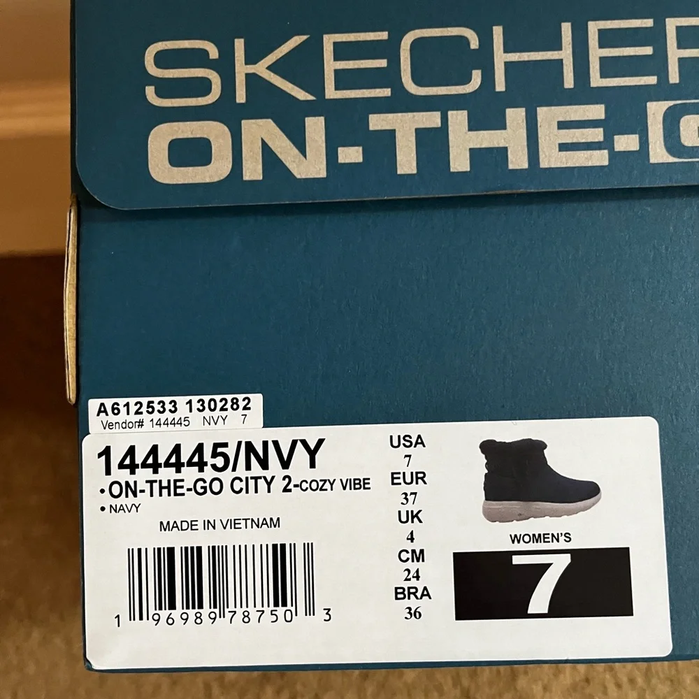 Skechers/On The Go City/NWT Women's Navy Boots Water Repellent size 7 - Picture 7 of 7